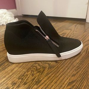 STEVE MADDEN SNEAKERS